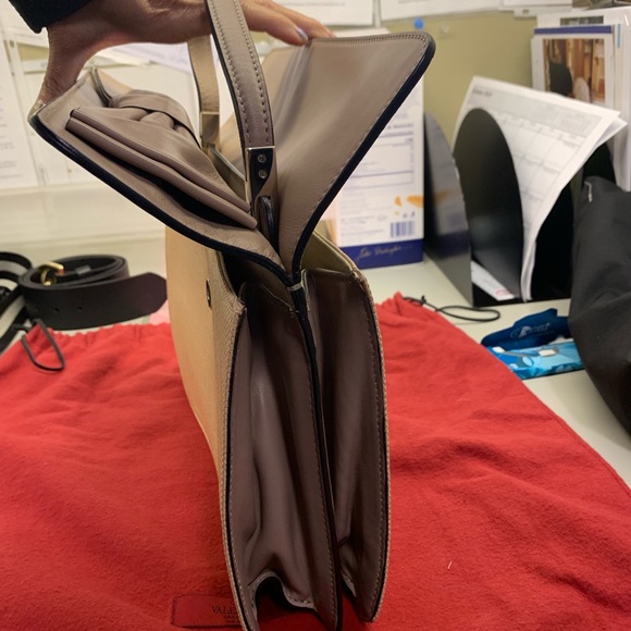 NWT VALENTINO NAPPA & STRAW APHRODITE BOW SATCHEL. - Picture 7 of 8